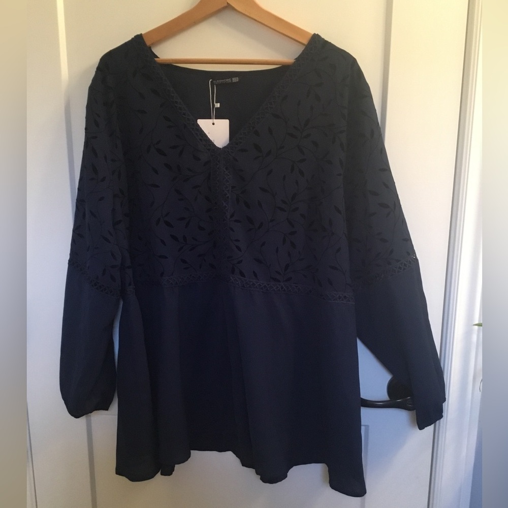 BloomChic Navy V-Neck Eyelet Detail Tunic Top